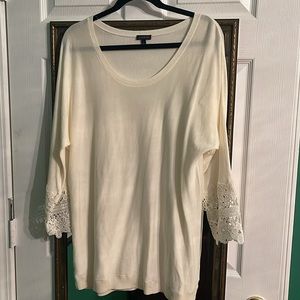 EUC Talbots Size Large Cream Knit Tunic with 3/4 length lace detail sleeves.